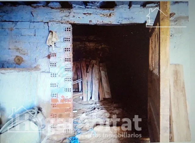 AMPLIA CASA DE PUEBLO PARA REFORMAR CON SOLAR — 15