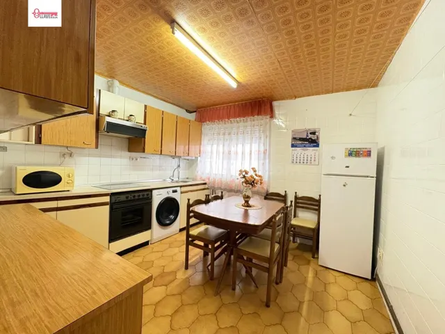 PISO EN VENTA EN EL CENTRO DE BURGOS - foto 2