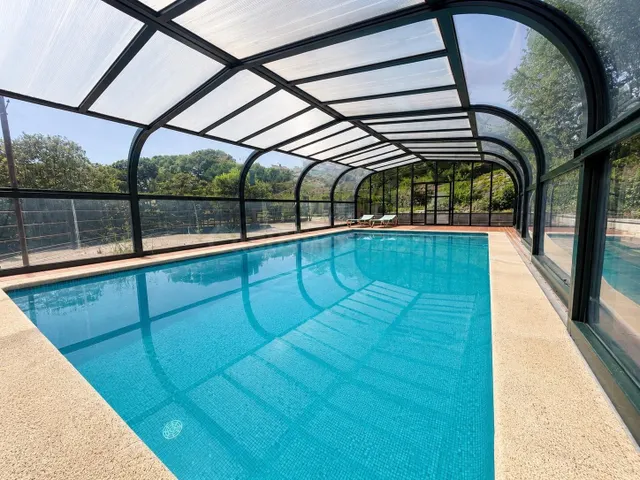 EXCLUSIVA VILLA CON PARCELA DE 4.709 m2 Y MÁXIMA PRIVACIDAD  - foto 4