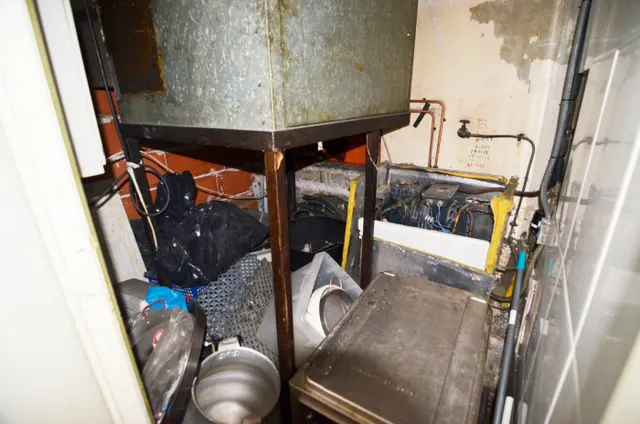 Urbis te ofrece un local comercial en venta en zona Centro, Salamanca. — 28