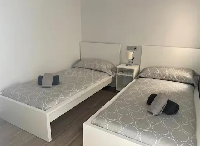 Piso con terraza privada en el corazón histórico de Almería  - foto 5