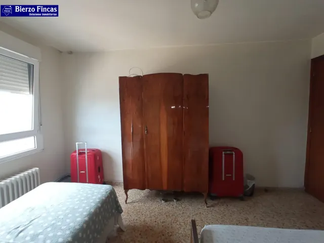 SE VENDE AMPLIO PISO EN PONFERRADA — 20