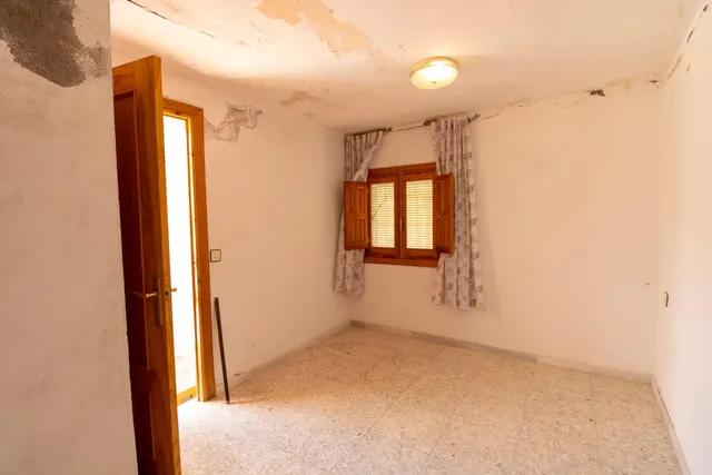 ENCANTADORA CASA EN VELEFIQUE — 20