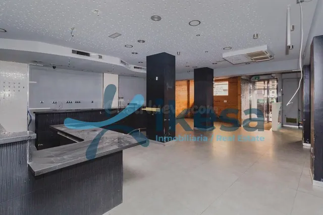 Se vende Local Comercial en la localidad de Almería - foto 3