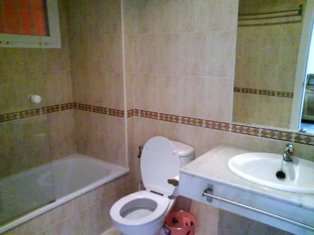 Estupendo piso 2 dormitorios, 2 baños, recinto cerrado. — 11