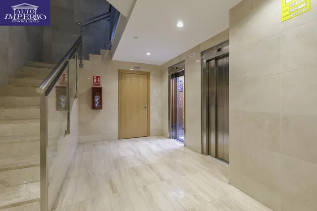 Piso en Calle Arabial con Vistas Despejadas al Parque García Lorca — 21