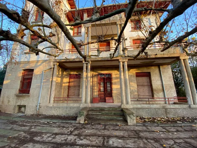Casa palacio con parcela de 4500 m2 en Peralta - foto 2