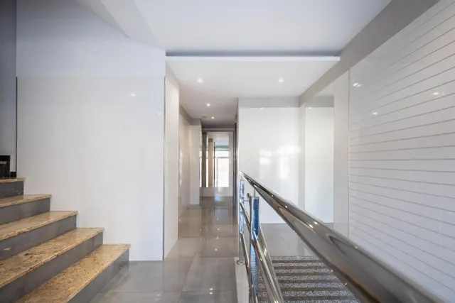 Piso 6 habitaciones 280m² en venta - Av. De Salobreña - foto 4