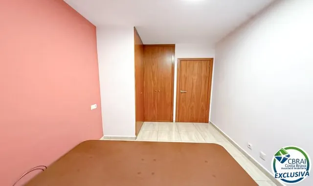 Piso de 2 dormitorios con ascensor en Figueres — 26