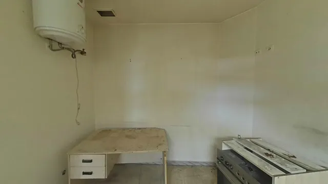 LOCAL COMERCIAL EN  AVENIDA ANTIBIOTICOS — 16
