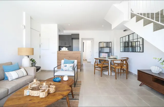 Chalet pareado a estrenar cerca del mar con jardín y aparcamiento — 6