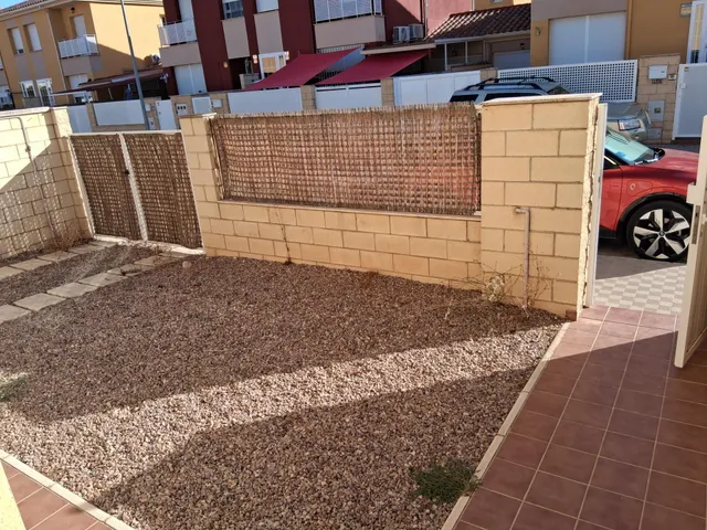 SE VENDE MAGNIFICO ADOSADO EN LA FELIPA — 10