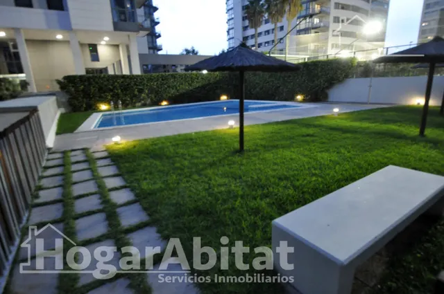 Vive con el confort de un exclusivo residencial con piscina, zonas verdes, garaje y trastero — 12