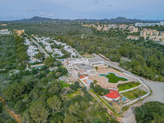 Complejo Vacacional con 118 apartamentos + zonas de ocio y a - foto 4