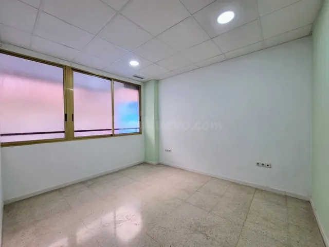 ENTRESUELO COMERCIAL A UN PRECIO IRRESISTIBLE¡¡¡