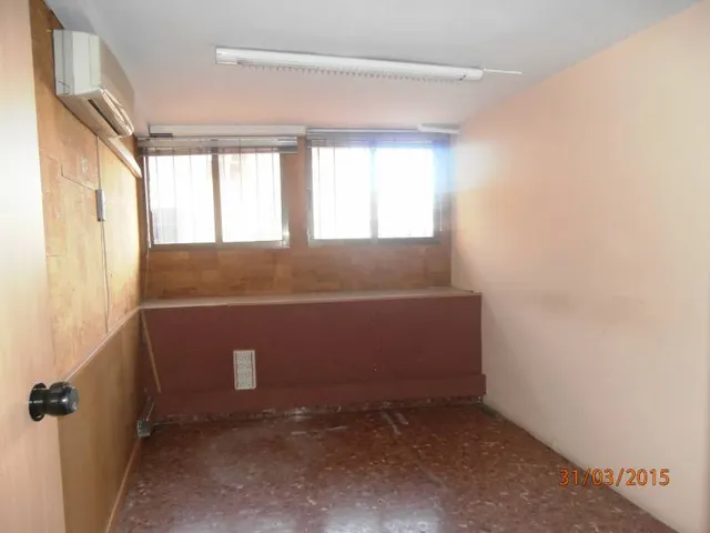 AMPLIO  Y CENTRICO ENTRESUELO CON ACCESO INDEPENDIENTE CON SALA DE GRABACION INSONORIZADA — 4