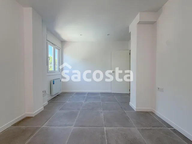 Amplio piso con  terraza, ideal como inversión o vivienda — 8