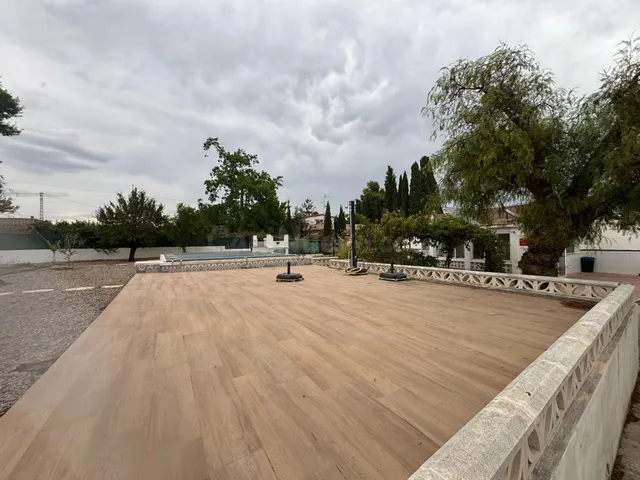 CHALET EN PERFECTO ESTADO CERCANO AL PUEBLO - foto 4