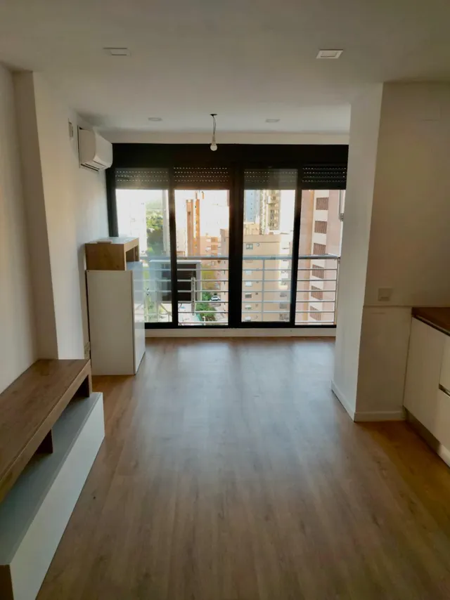 Piso reformado de 1 dormitorio en el edificio playmon f, con piscina y vistas despejadas en Benidorm — 6