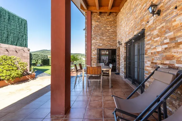 Casa amb piscina, espai i qualitat a can font – ca n’avellaneda — 18