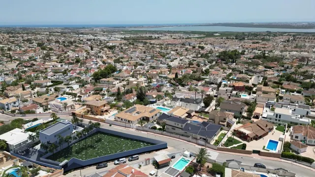 Villa 3 habitaciones 284m² en venta - Centro de la Ciudad Quesada — 14