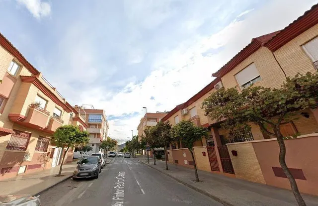 SE VENDE piso OKUPA en C AVDA PINTOR PEDRO CANO, EDIF. ESCO - foto 4