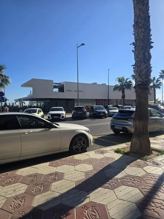 PON TU NEGOCIO DE COMIDA PARA LLEVAR Y OTRO PARA TIENDA EN  SANTA POLA — 44