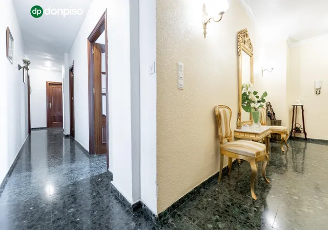 Amplío piso junto a Avda Constitución con cochera — 7