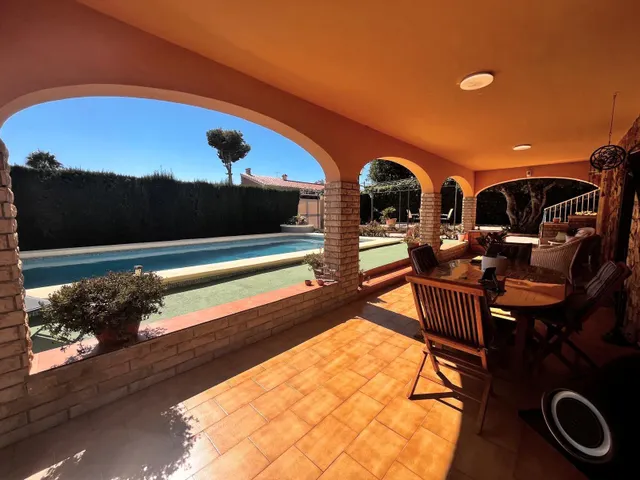 MAGNIFICO CHALET INDEPENDIENTE CON APARTAMENTO DE INVITADOS, PISCINA PRIVADA, GARAJE, BARBACOA, BUENAS VISTAS Y MUCHO MAS — 44