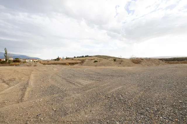 MAGNIFICO TERRENO URBANO EN LA MALAHA MUY CERCA DEL POLIGONO INDUSTRIAL DE ESCUZAR — 6