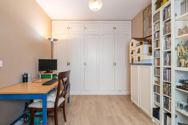 ¡Excelente oportunidad en pleno centro! Espacioso y luminoso piso de 4 dormitorios con garaje subterráneo! — 37