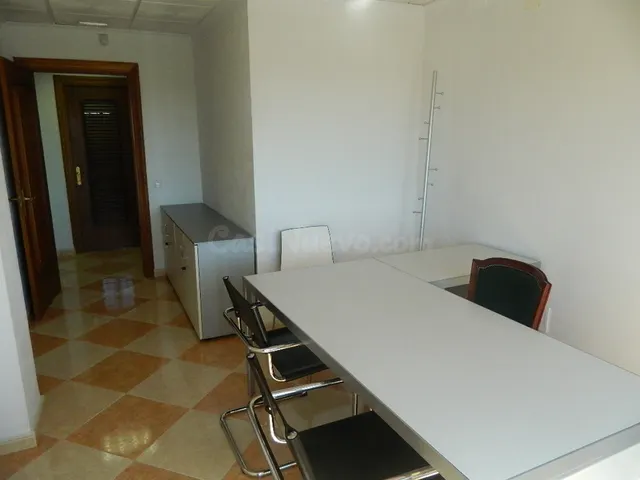 PISO REFORMADO DE 280 M2 EN MALAGA (163 M2 DE VIVIENDA Y TER - foto 2