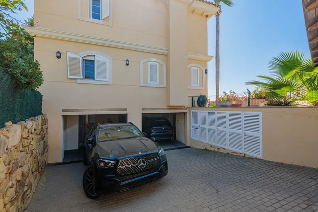 Chalet 8 habitaciones 685m² en venta - El Cortijuelo — 41