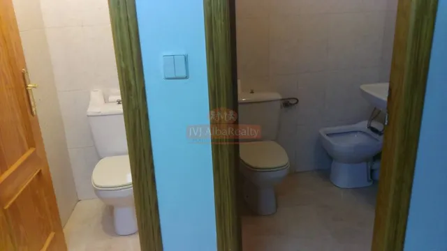 SE ALQUILA O SE VENDE ENTREPLANTA EN LA MEJOR CALLE DE ALBACETE — 15
