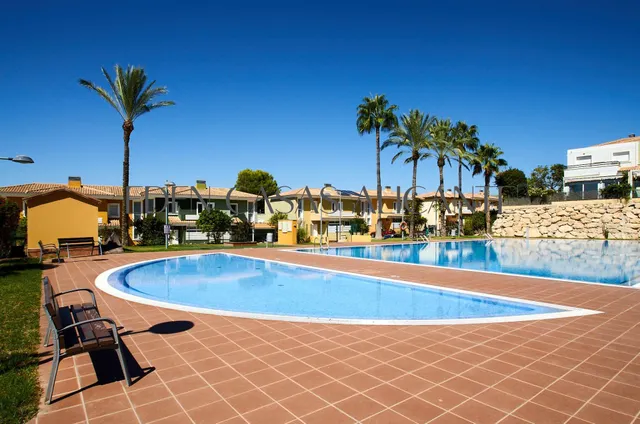 REF: 01525 ADOSADO BONALBA GOLF — 45