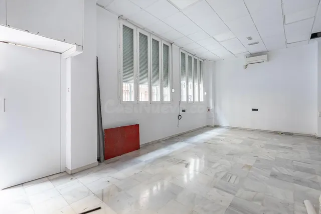 LOCAL COMERCIAL EN ARABIAL JUNTO HIPERCOR — 3