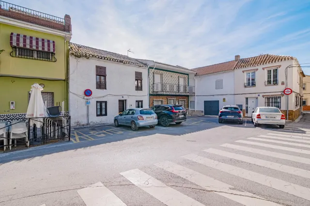 Casa de pueblo en el corazón de Cúllar Vega (Plaza de la Constitución) — 37