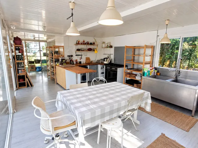 Casa independiente con piscina, porche y jardín en Castilblanco de los Arroyos — 17