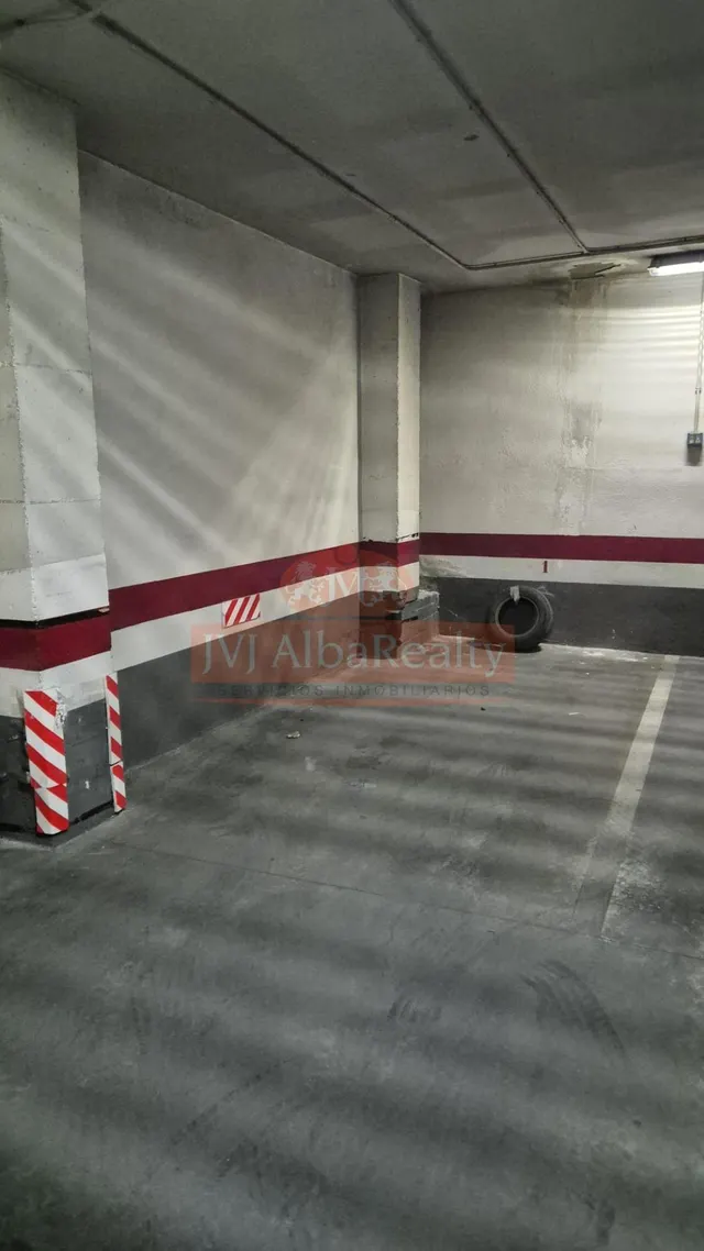 SE VENDE PLAZA DE GARAJE EN VILLACERRADA. — 2