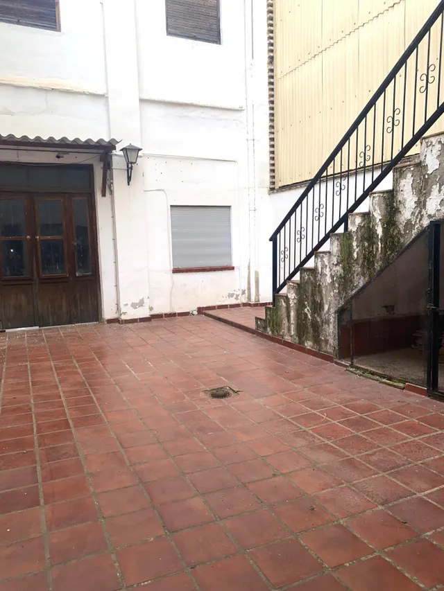 CASA CON MUHAS POSIBILIDADES CERCA DE LA PLAZA DE LA CONCEPCIÓN — 12