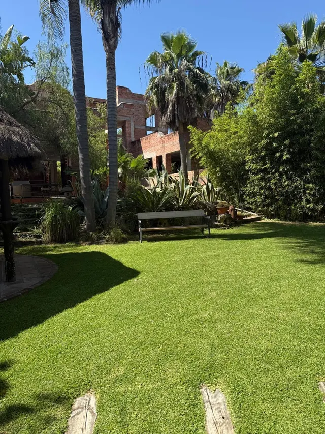 se vende 2 parcelas contiguas con casa en urbanizacion Atalaya rio Verde Marbella — 32