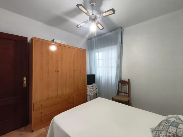 ¡BAJO EN VENTA EN LOS BARRIOS! — 9