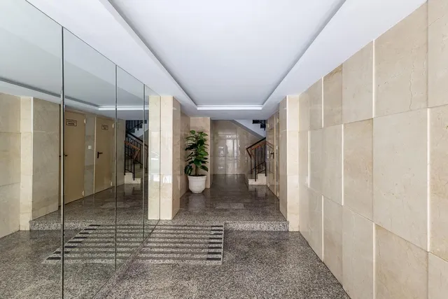 GRAN PISO JUNTO CAMPUS DE LA SALUD — 22