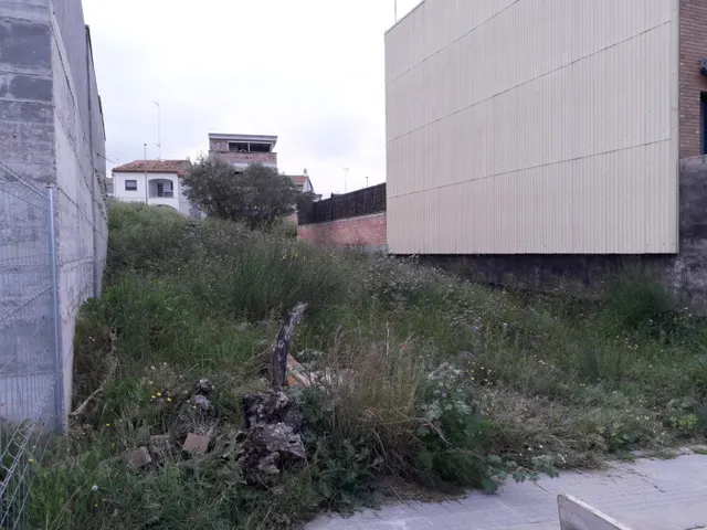 TERRENO URBANIZABLE — 12