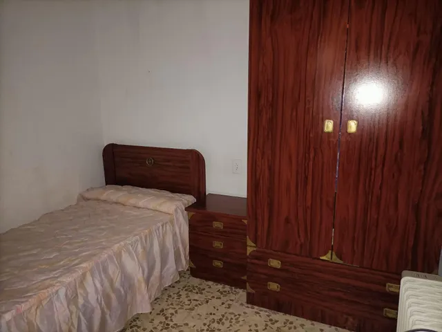 OPORTUNIDAD DE DOS CASAS EN UNA — 25