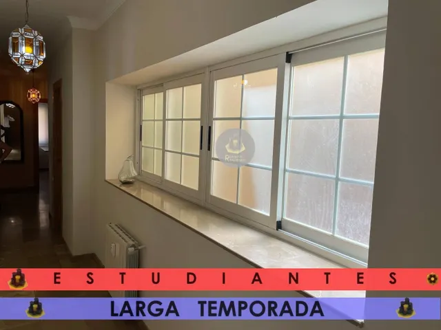 EST/ LT / Piso de CUATRO dormitorios en Centro-Sagrario Recogidas — 8