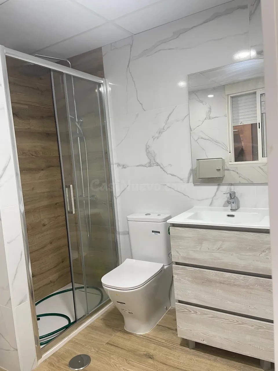 Venta de Excelente Local Reformado en Estudio con Salida de Humos