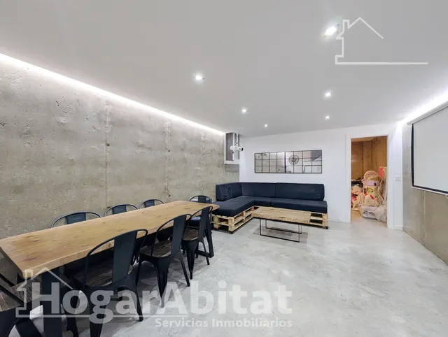 ¡Precioso Chalet! Seminuevo, amplio y luminoso, con piscina privada, garaje y jardín — 25