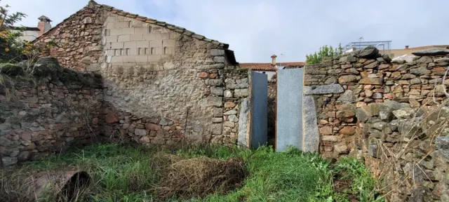 CASA EN VENTA EN PEDROCHE — 18