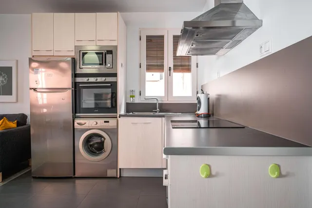 Realejo. Bonito piso amueblado con 2 dormitorios, salón-cocina y baño. Aire acondicionado. — 7